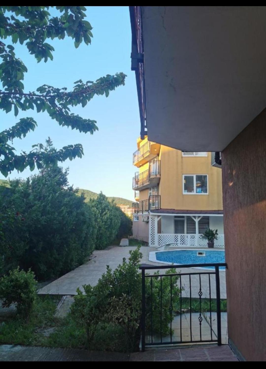 Apartment Blue Komfort Slăntjev Brjag Exteriör bild